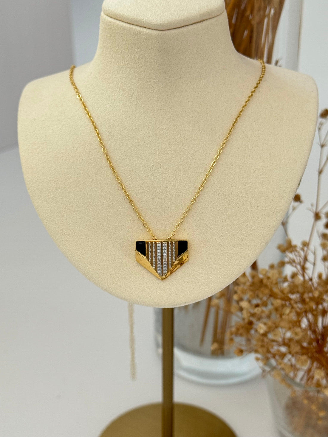 İTHAL SİYAH MİNELİ UZUN GOLD KOLYE