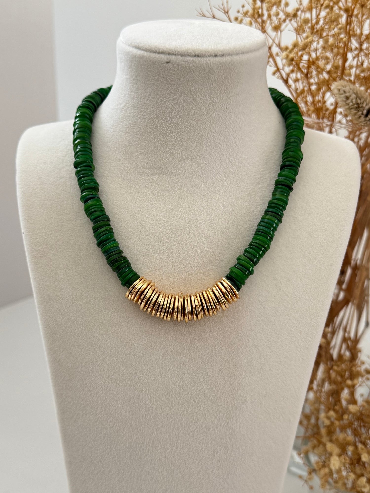 AVEN ALTIN KAPLAMA DETAYLI YEŞİL CAM BONCUK KOLYE