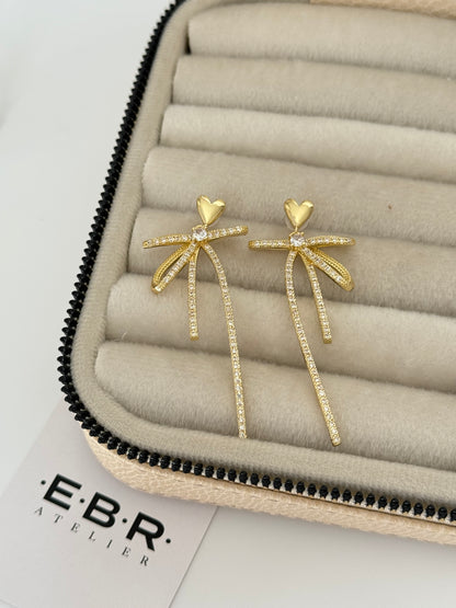 İTHAL FİYONK DETAYLI GOLD KÜPE