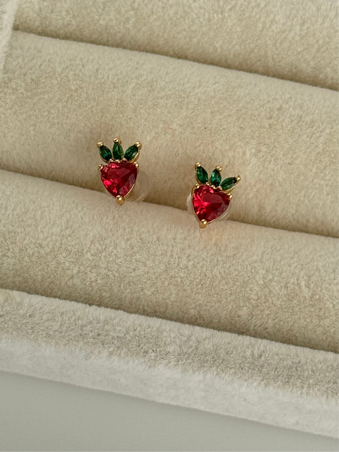 İTHAL ÇİLEK MODEL MİNİMAL KÜPE