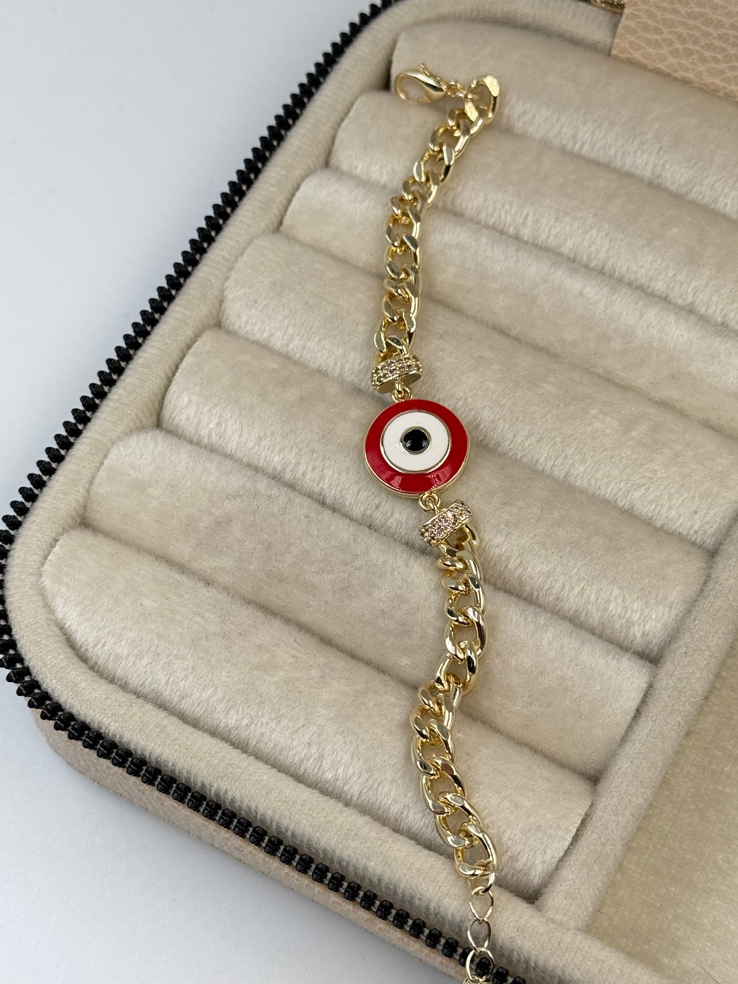 İTHAL KIRMIZI NAZAR BONCUK DETAYLI BİLEKLİK