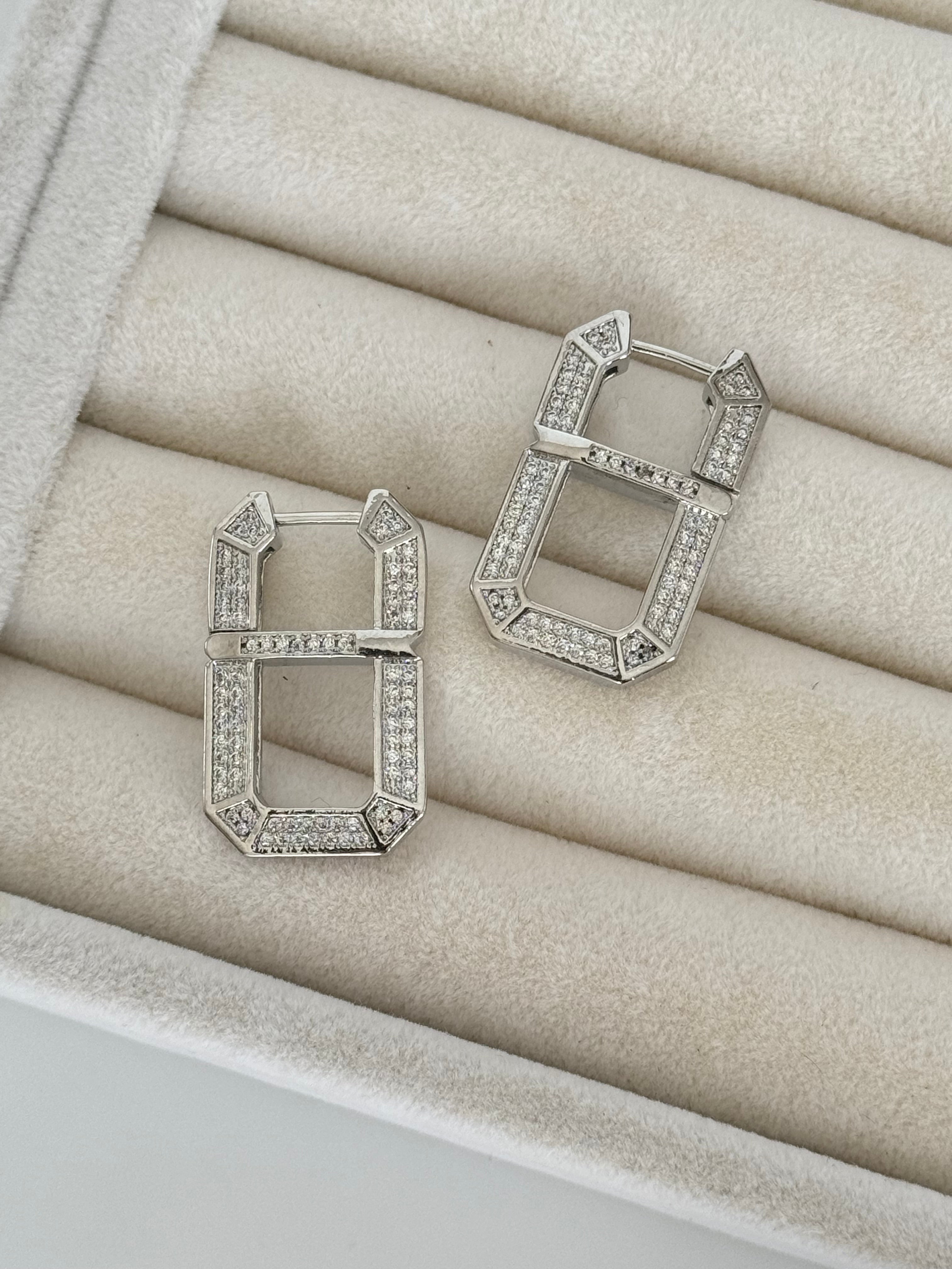 NARE İTHAL TAŞ DETAYLI SİLVER LEYLA KÜPE