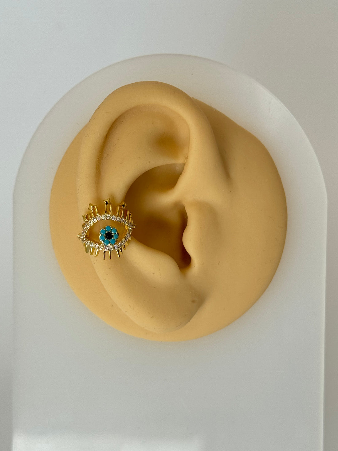 ZELİ GÖZ DETAYLI GOLD KIKIRDAK KÜPE EARCUFF