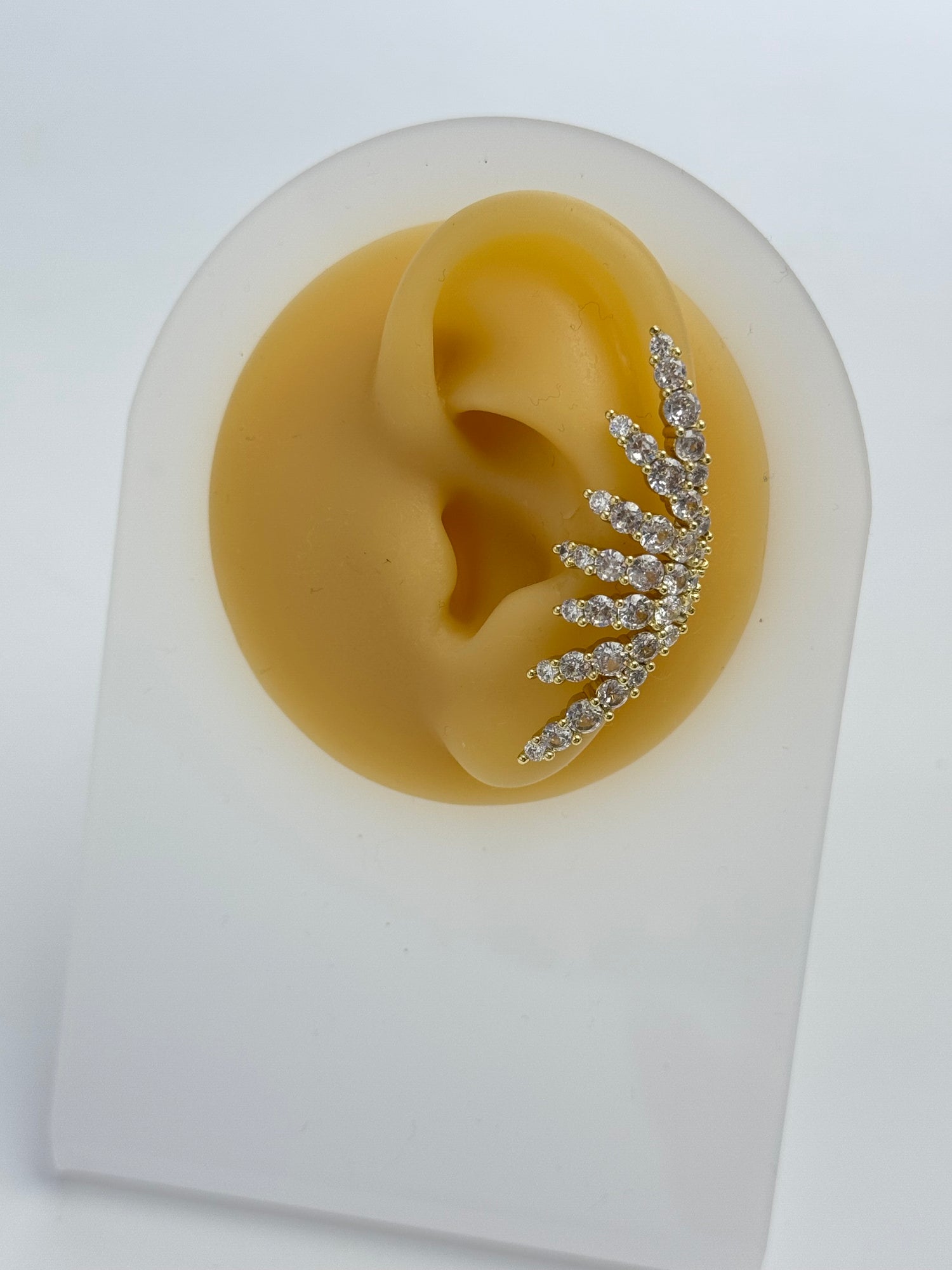 İTHAL YELPAZE TAŞ DETAYLI GOLD KIKIRDAK KÜPE EARCUFF