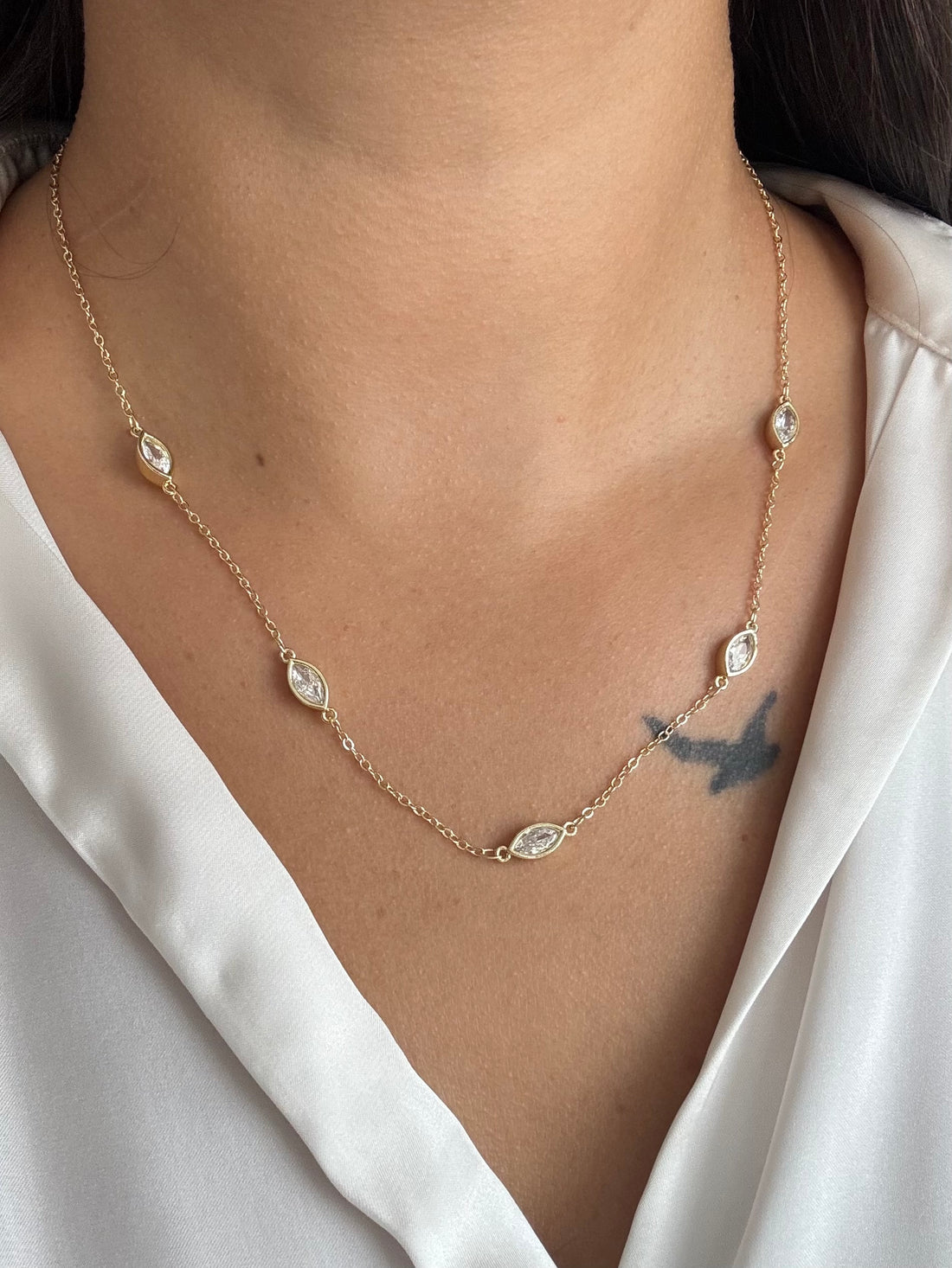 LİSSE TAŞ DETAYLI GOLD KOLYE