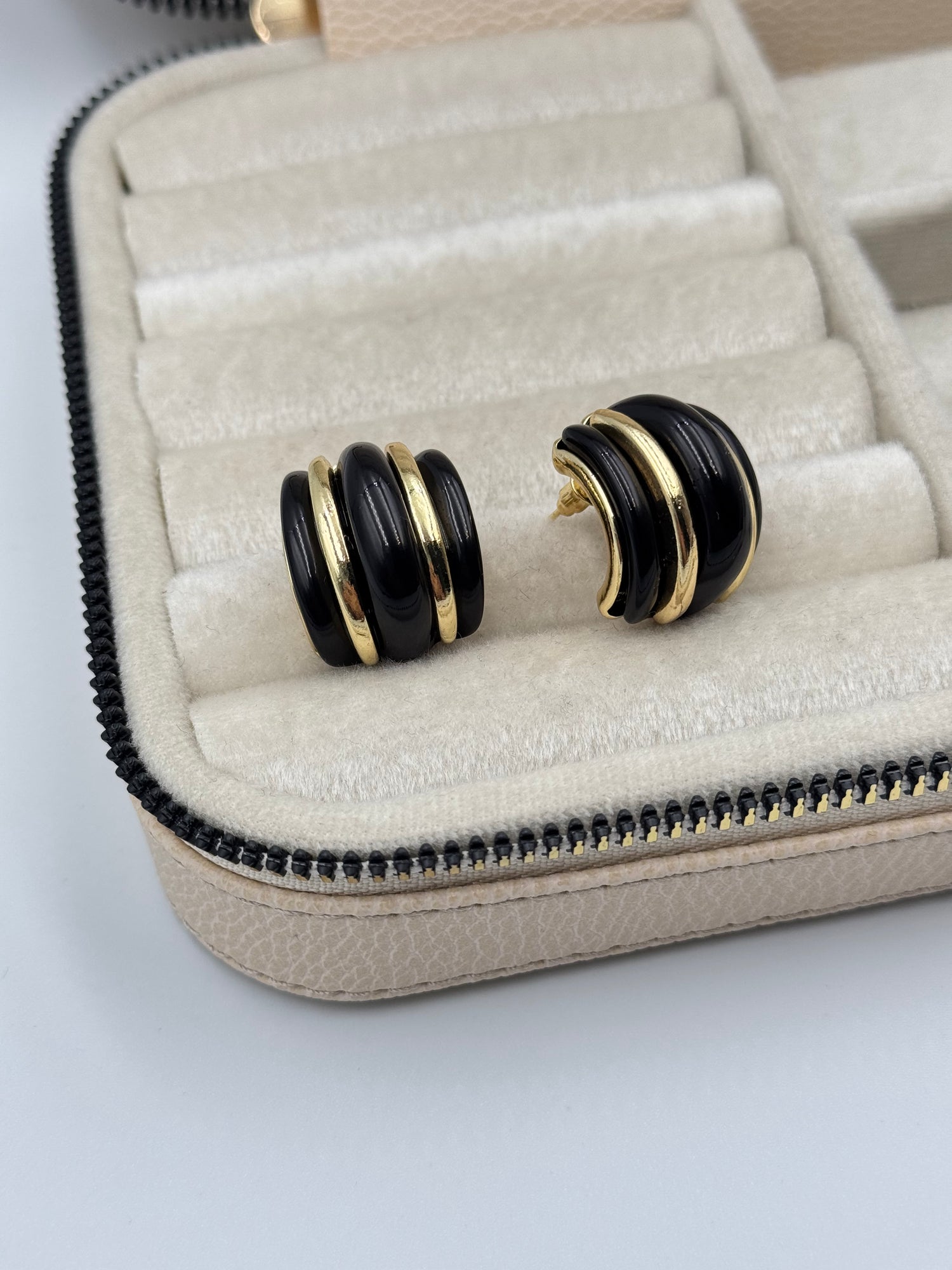 İTHAL SİYAH KEMİK KÜPE