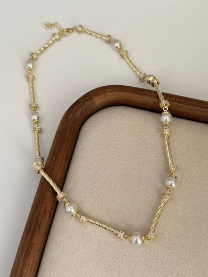 HOMA İNCİ DETAYLI ALTIN KAPLAMA KOLYE