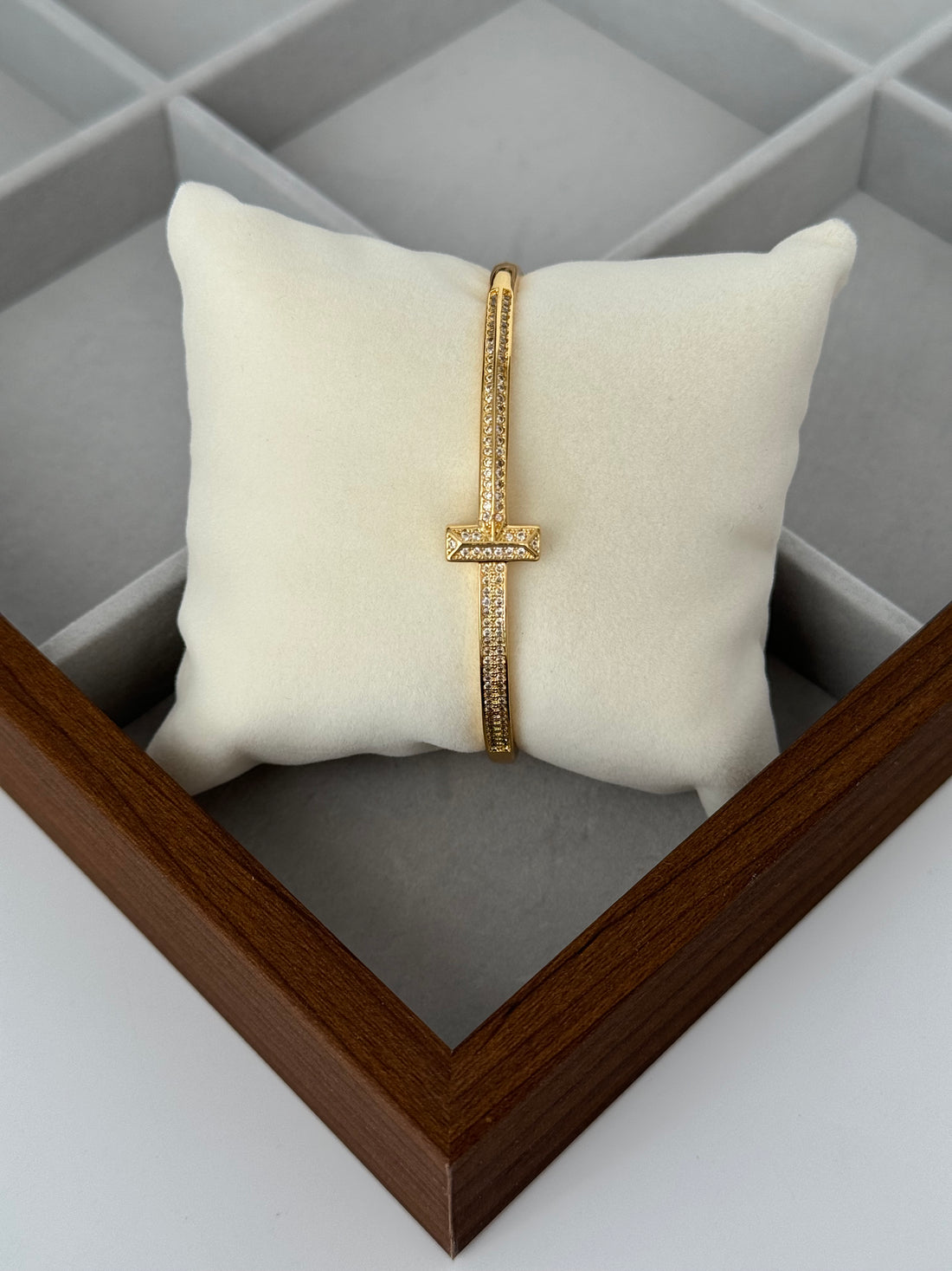 İTHAL MARKA MODEL GOLD KELEPÇE BİLEZİK