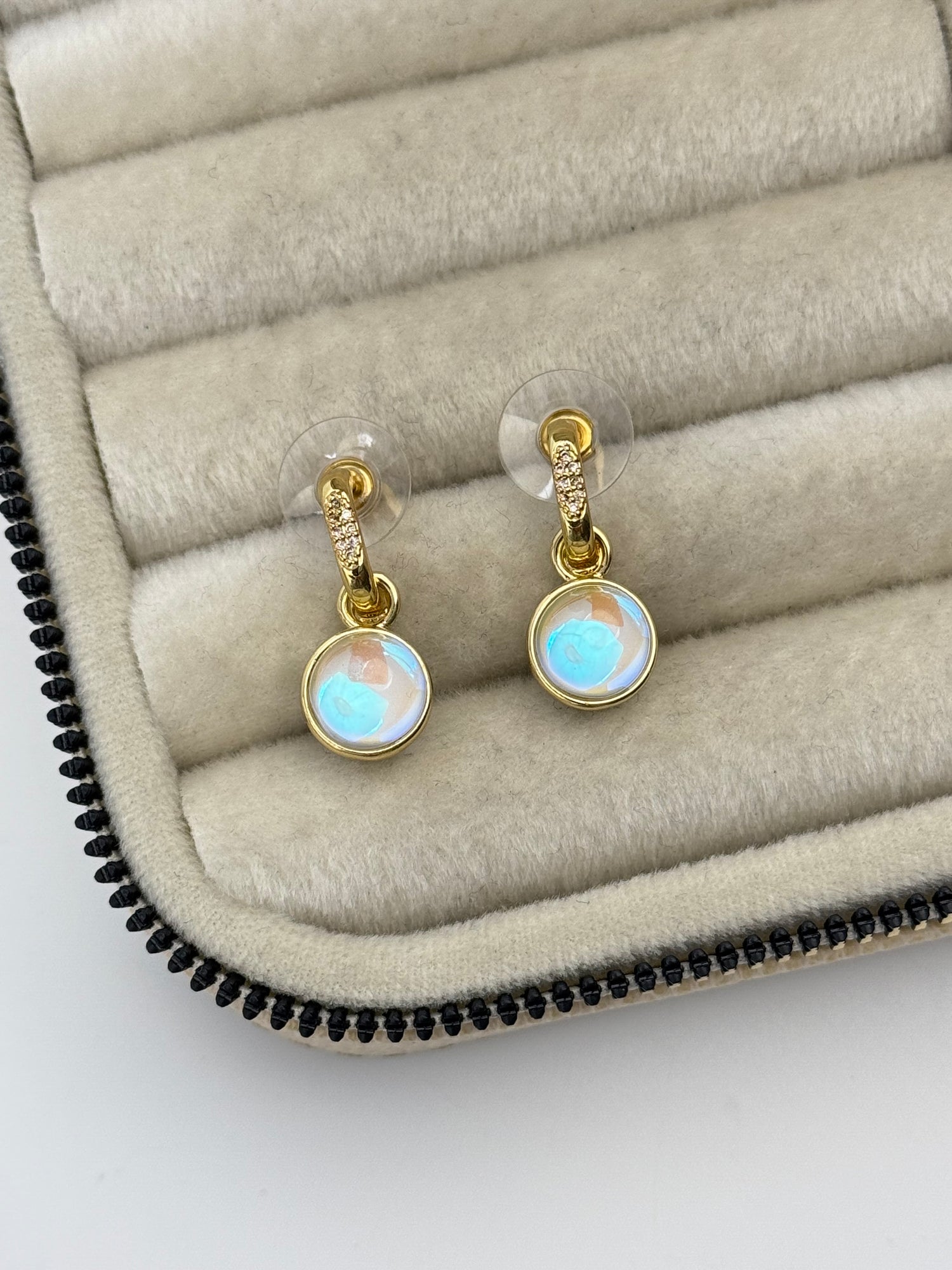 KEDİ GÖZLÜ İTHAL GOLD KÜPE