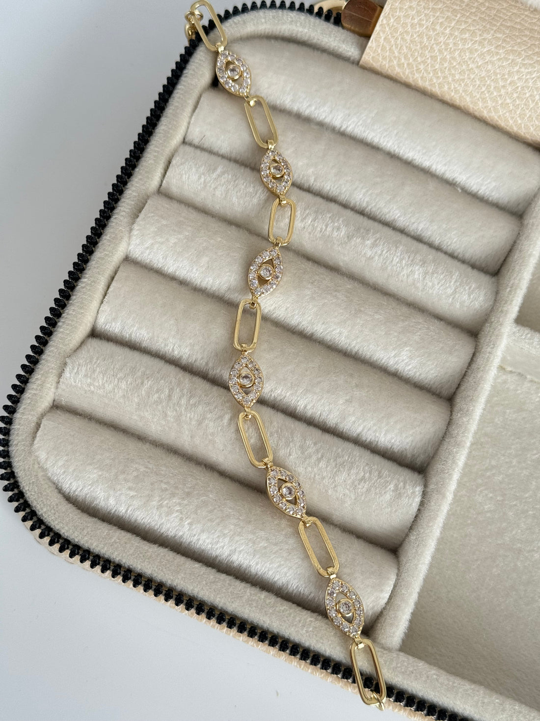 NAVAZ GÖZ DETAYLI GOLD BİLEKLİK