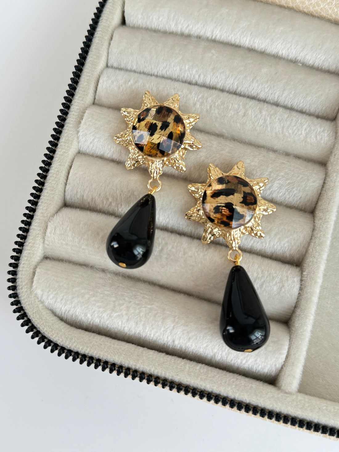 İTHAL LEOPAR DETAYLI GOLD KÜPE