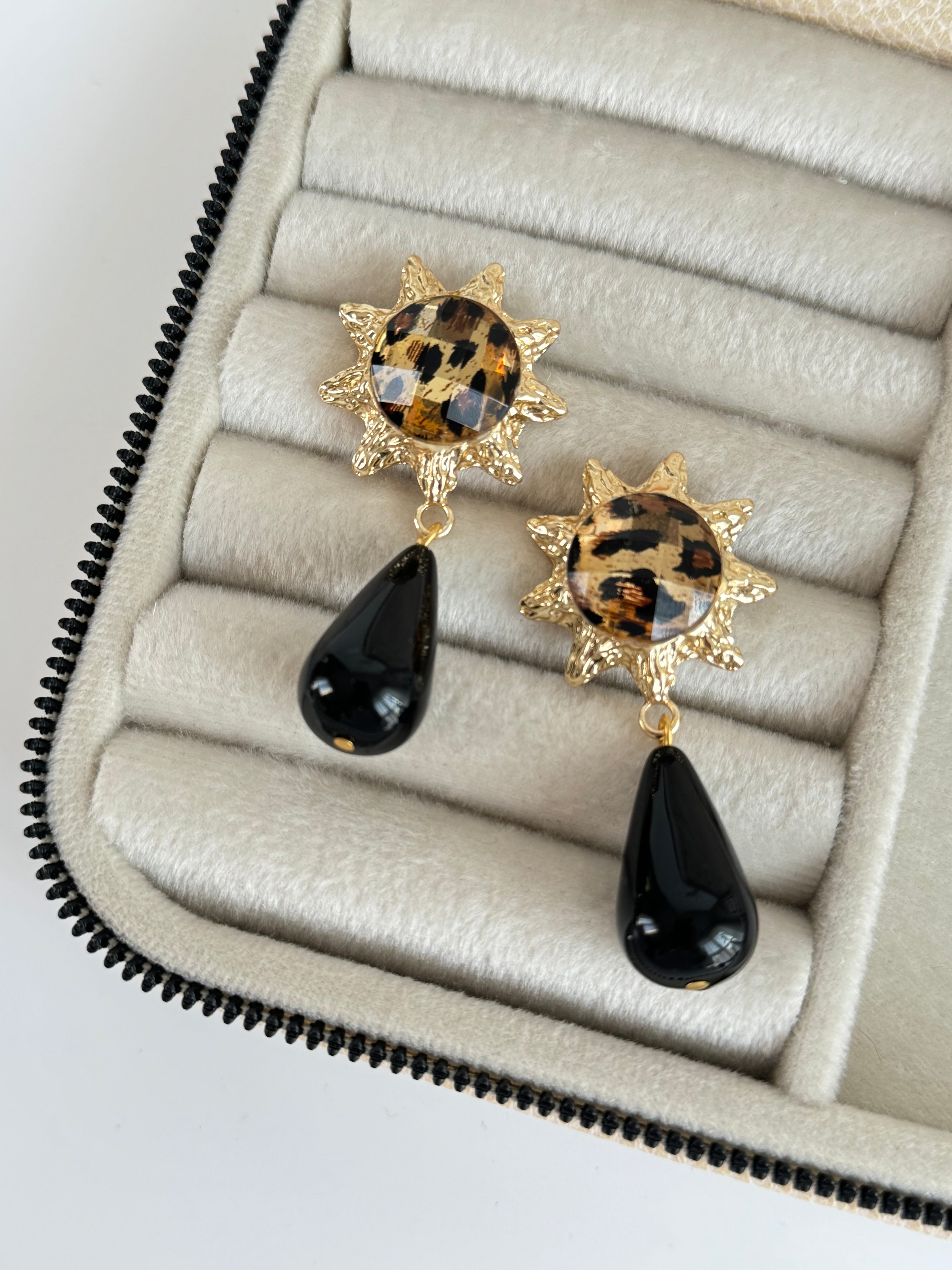 İTHAL LEOPAR DETAYLI GOLD KÜPE