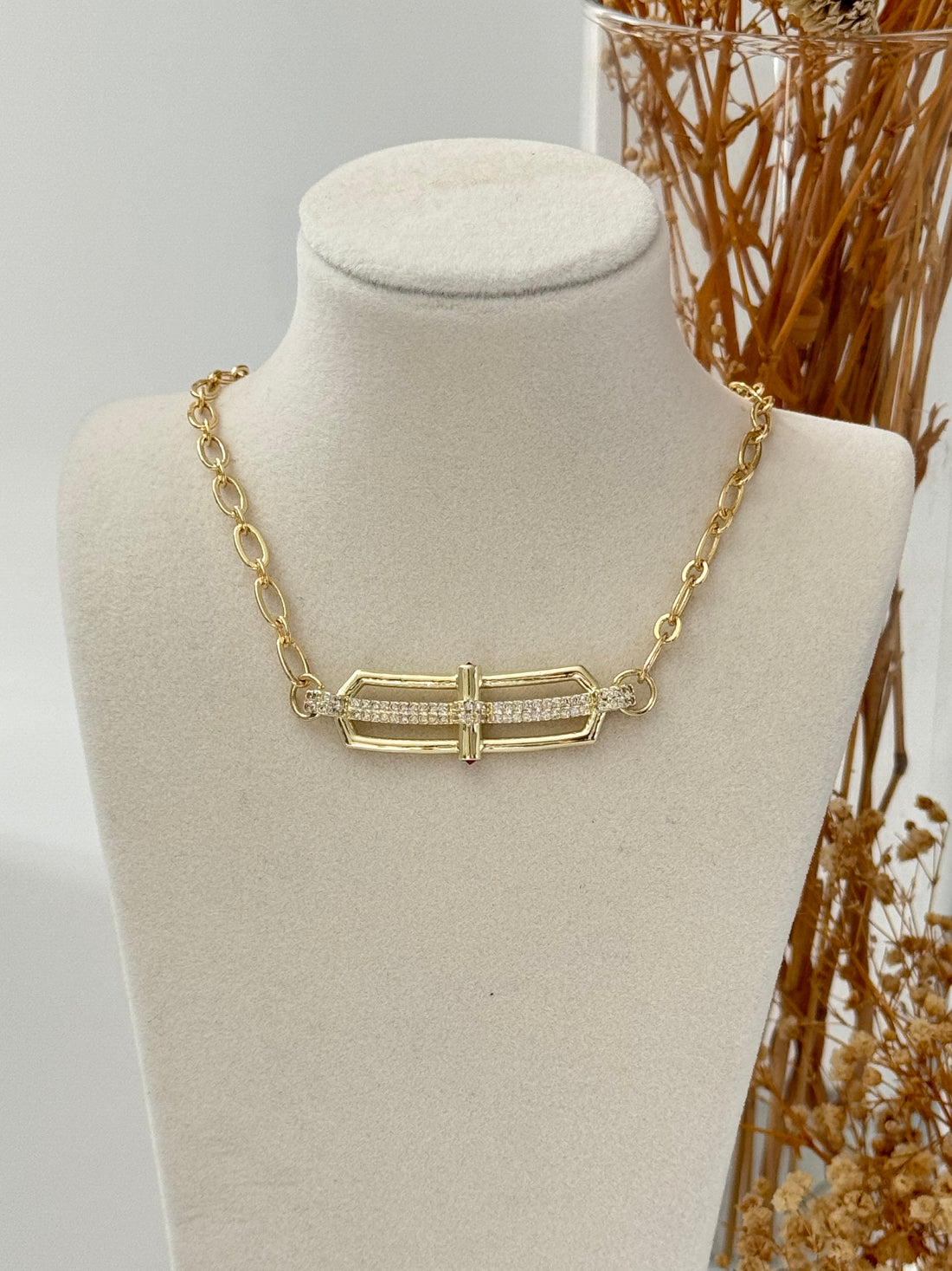 İTHAL DETAYLI GOLD CHOKER KOLYE