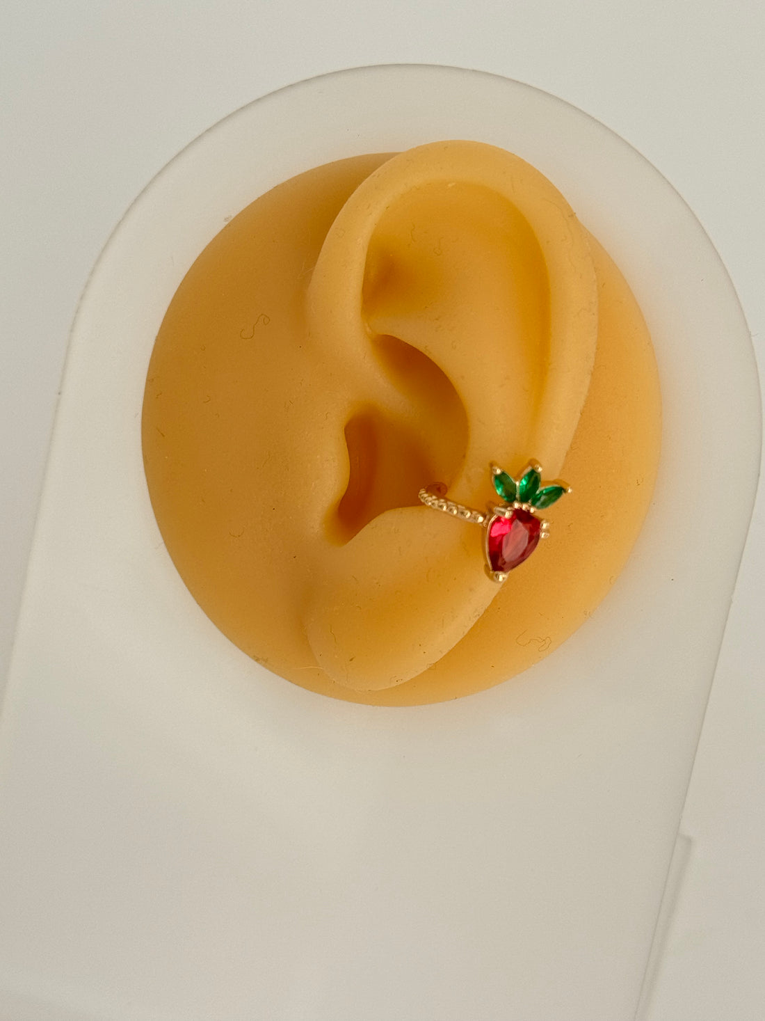 İTHAL ÇİLEK DETAYLI GOLD KIKIRDAK KÜPE EARCUFF