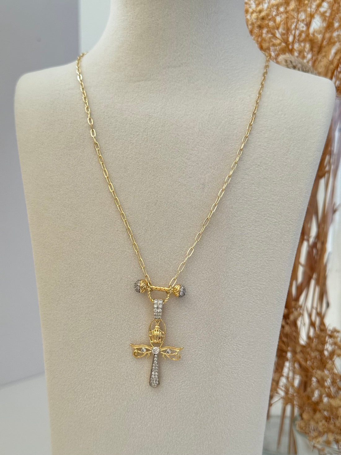 İTHAL TAŞ DETAYLI GOLD KOLYE