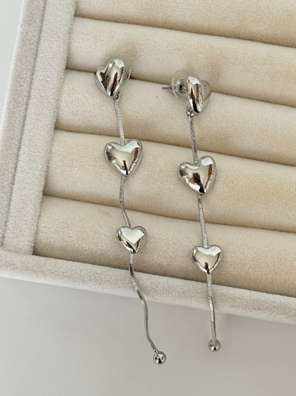 İTHAL KALP DETAYLI SİLVER KÜPE