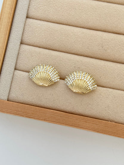 TAŞLI DENİZ KABUĞU GOLD KÜPE