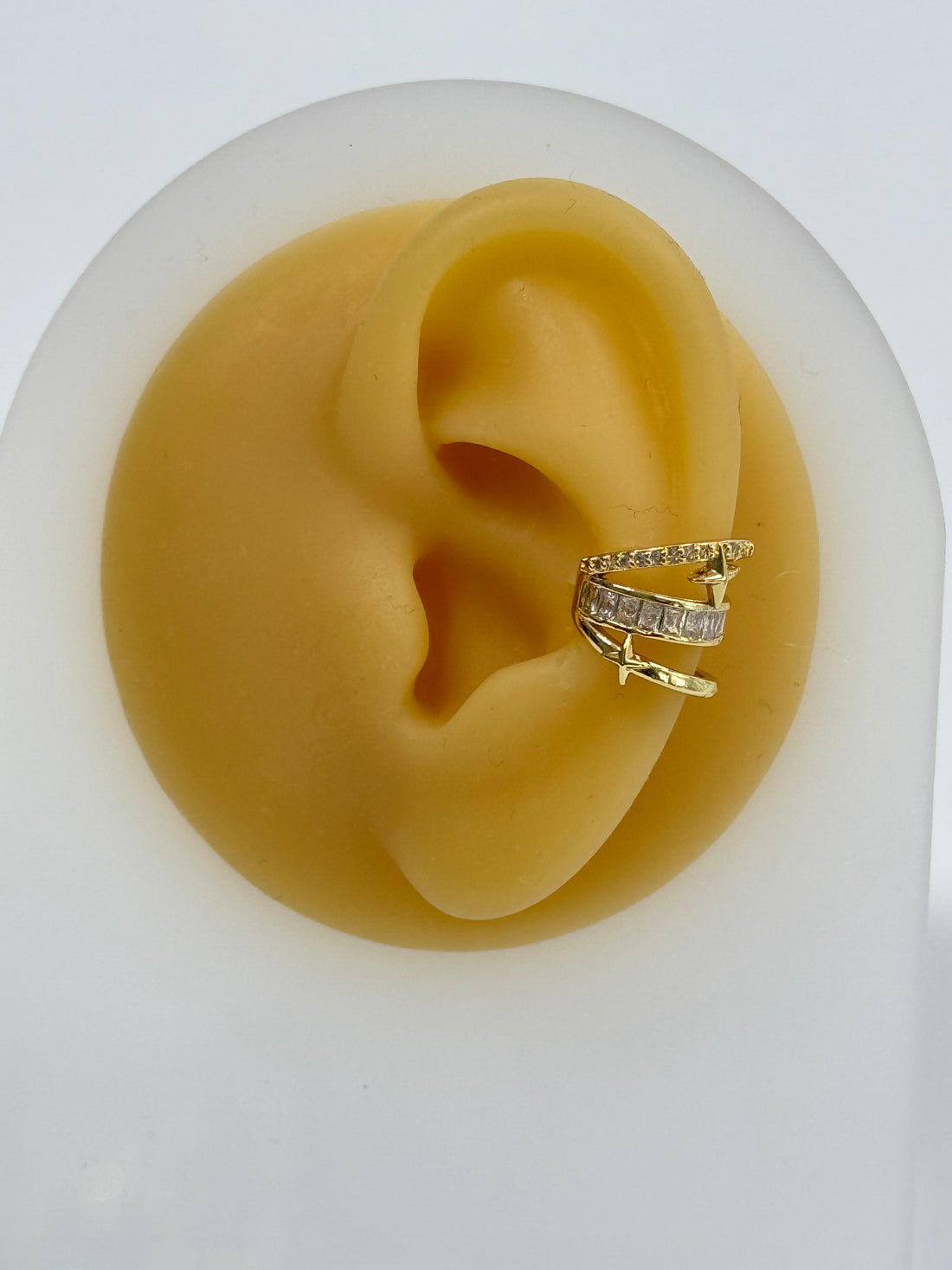 İTHAL TAŞLI KUZEY YILDIZI DETAYLI GOLD KIKIRDAK KÜPE EARCUFF