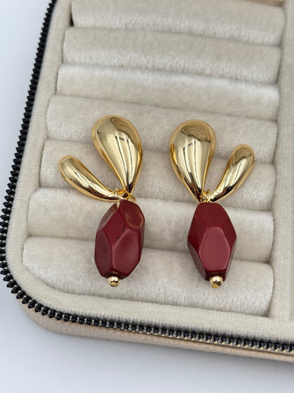 İTHAL BORDO DETAYLI GOLD PLAKALI KÜPE