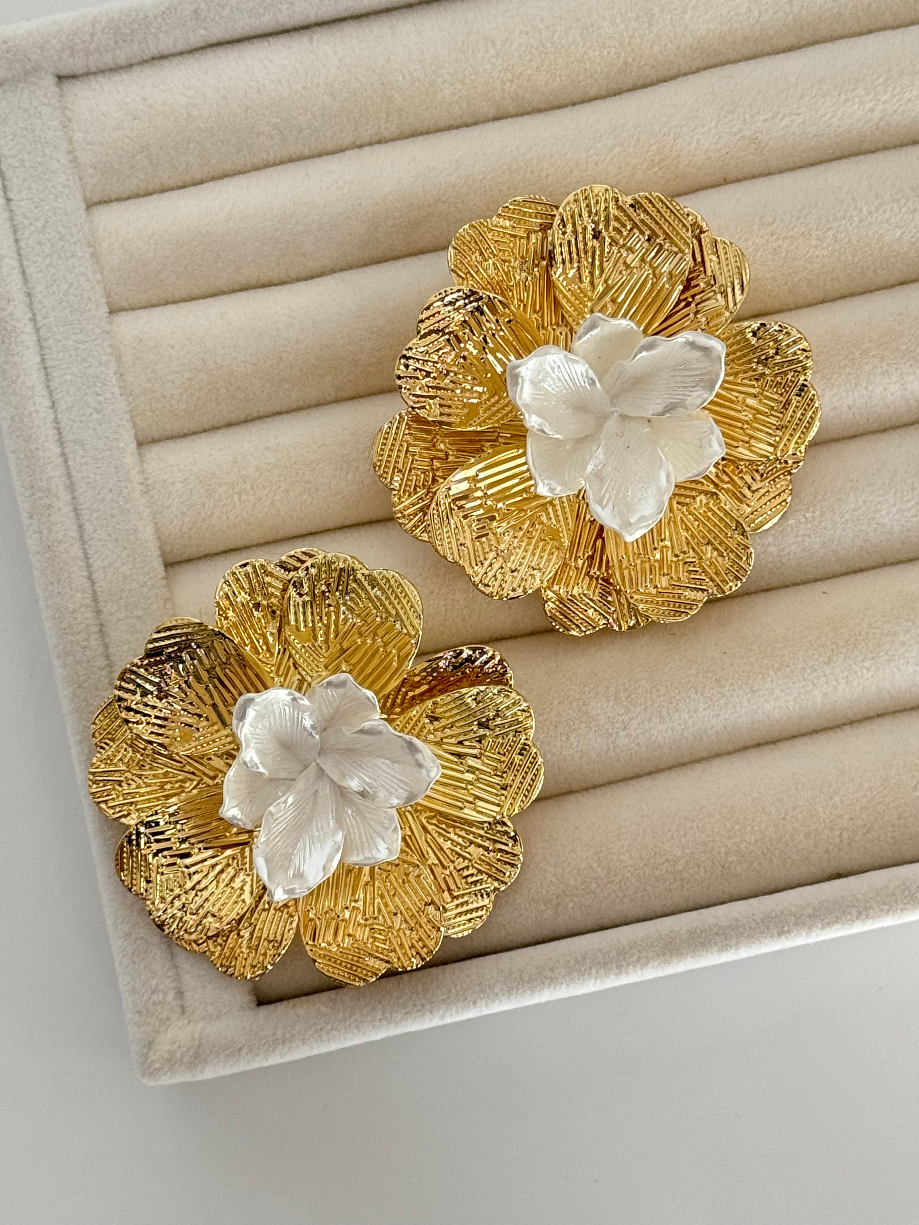 İTHAL BÜYÜK ÇİÇEK GOLD KÜPE