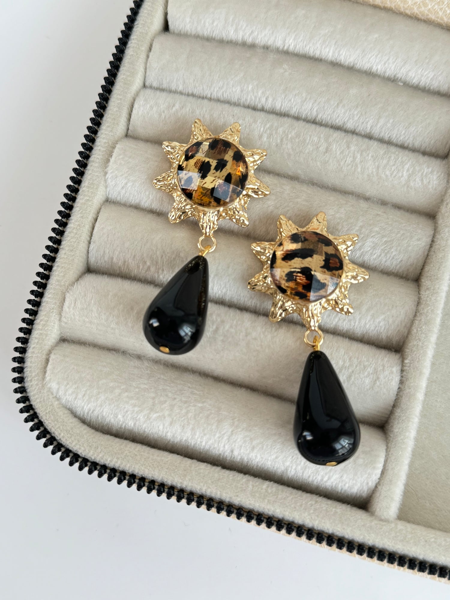 İTHAL LEOPAR DETAYLI GOLD KÜPE