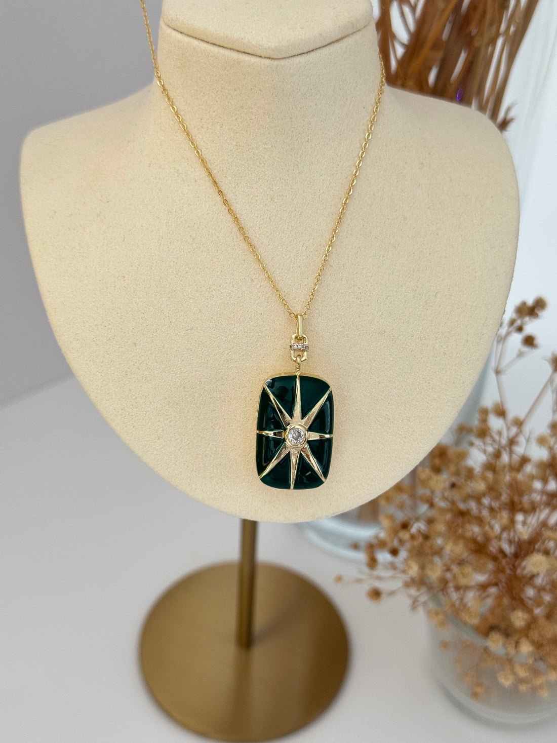 İTHAL KAPAKLI AÇILABİLİR RESİMLİKLİ YEŞİL MİNELİ UZUN GOLD KOLYE