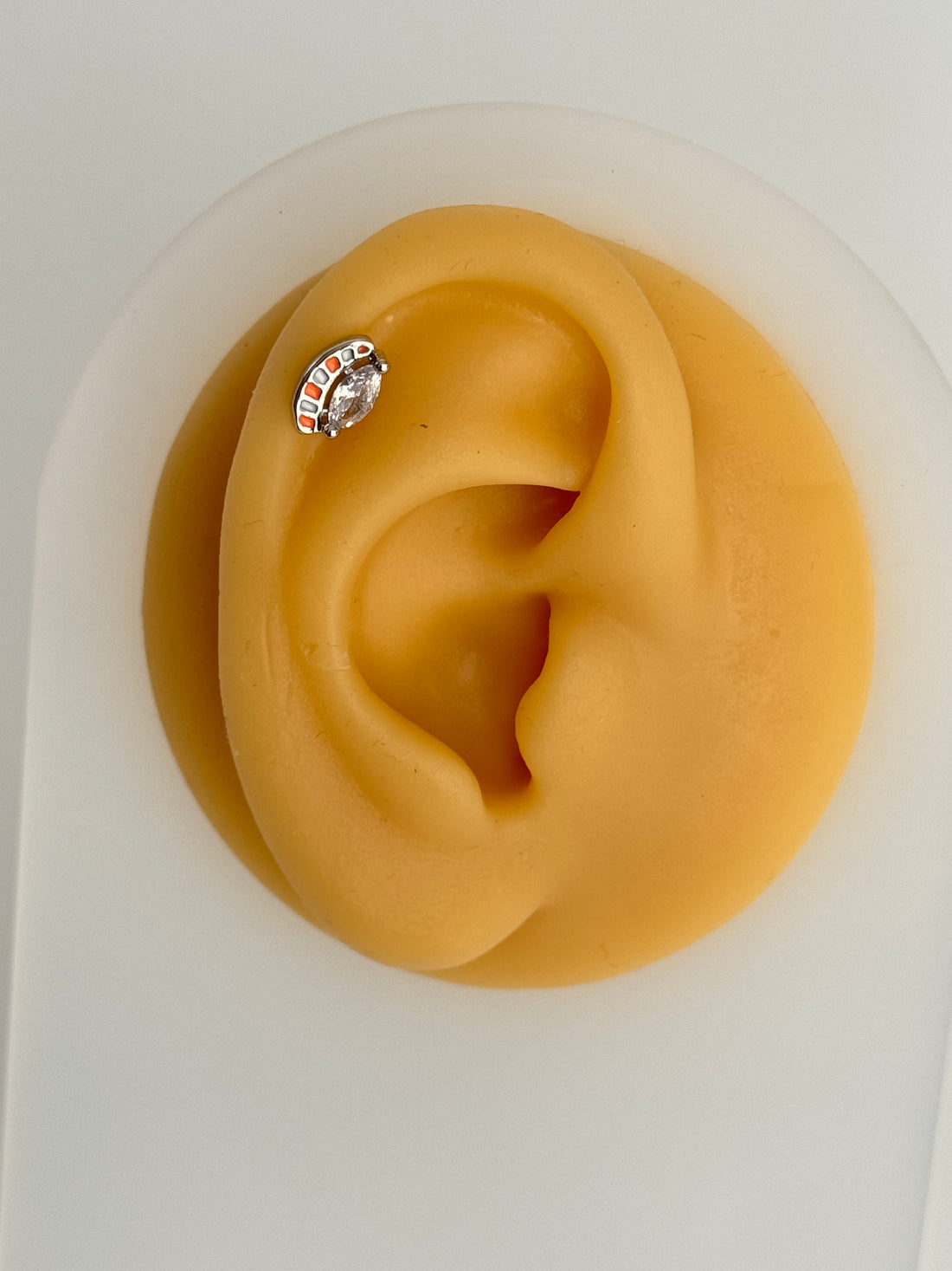 İTHAL RENKLİ GÖZ DETAYLI SİLVER PİERCİNG