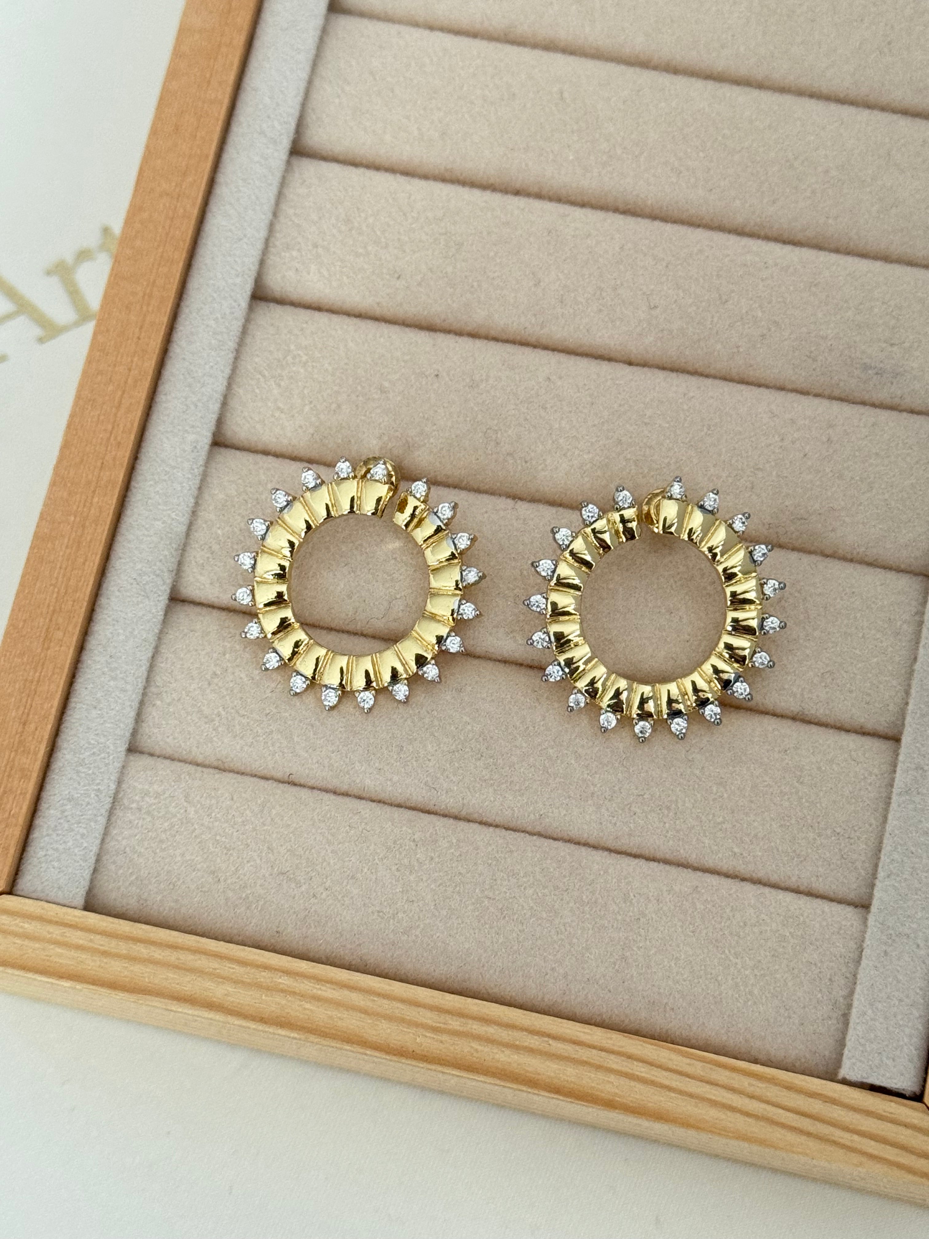 LUMİE TAŞLI HALKA DETAYLI GOLD KÜPE