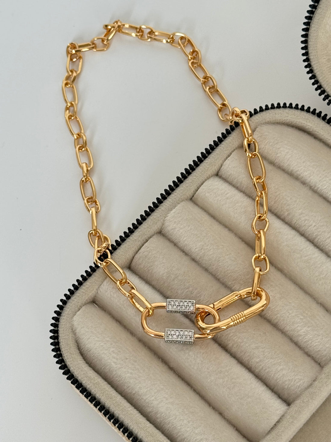 İTHAL DETAYLI ZİNCİR MODEL ROSE GOLD KOLYE