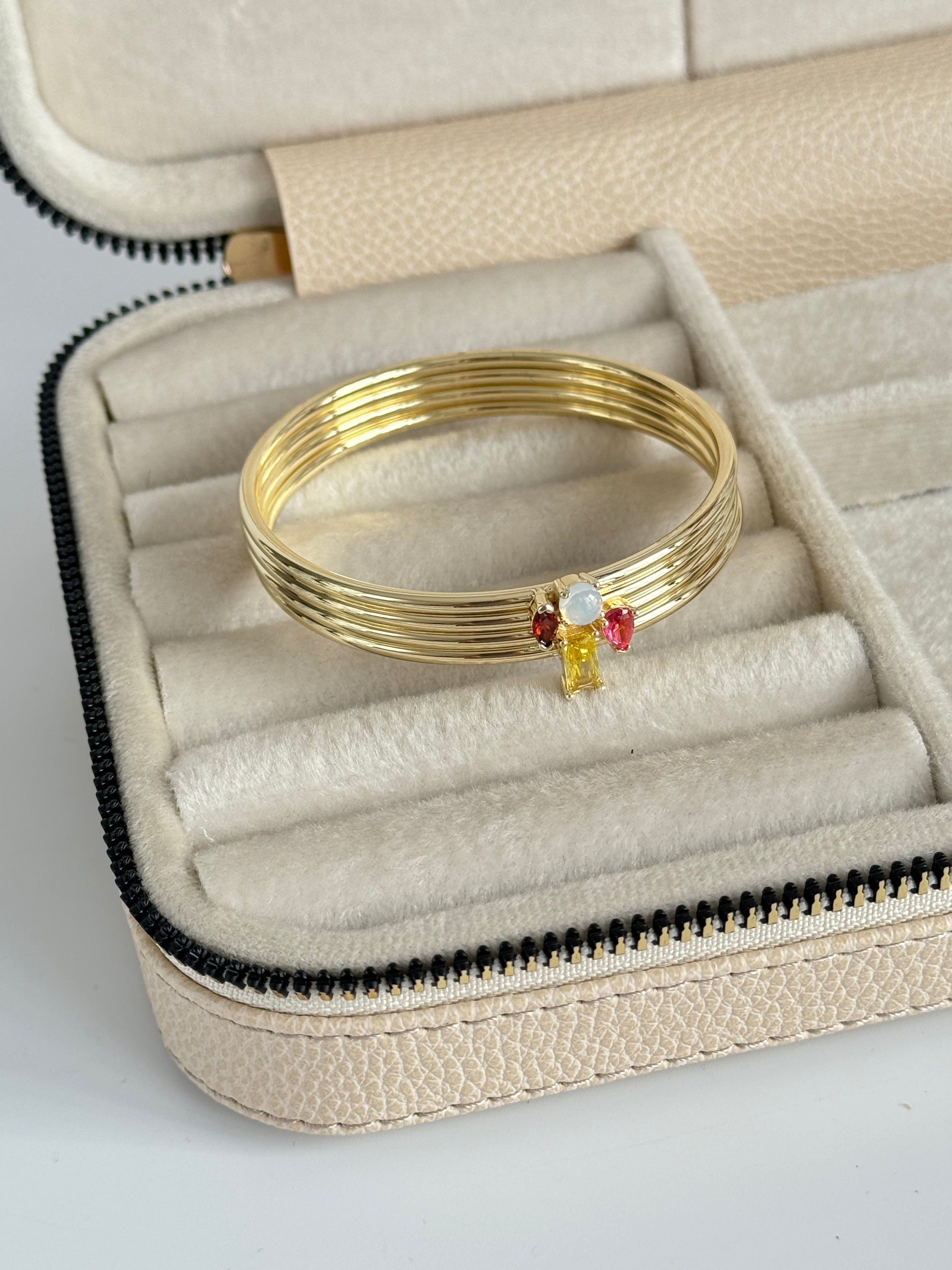 İTHAL RENKLİ TAŞ DETAYLI GOLD BİLEZİK BİLEKLİK