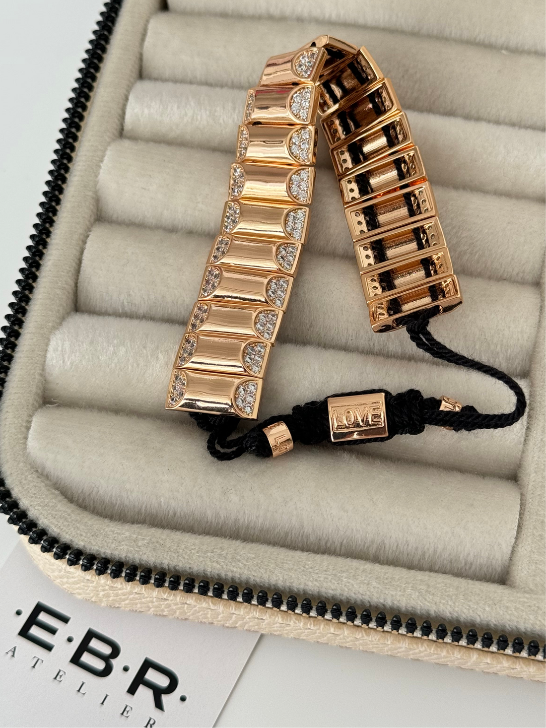 İTHAL TAŞ DETAYLI GOLD SİYAH İPLİ BİLEKLİK