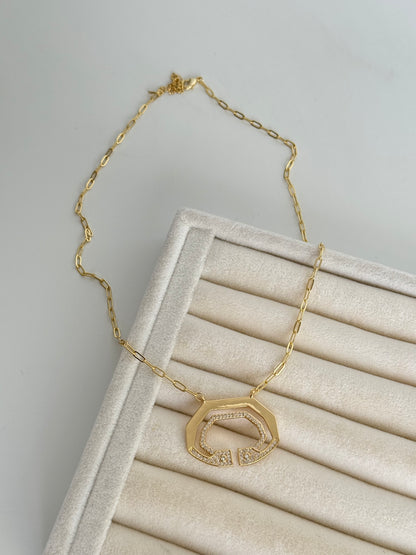 OMRA GEOMETRİK DETAYLI GOLD KOLYE