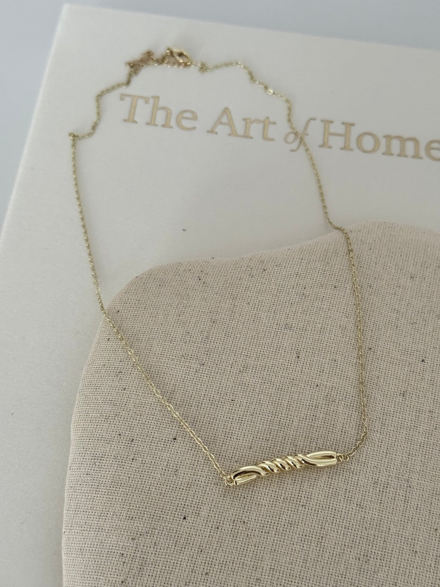 ANAİS BURGU DETAYLI GOLD KOLYE