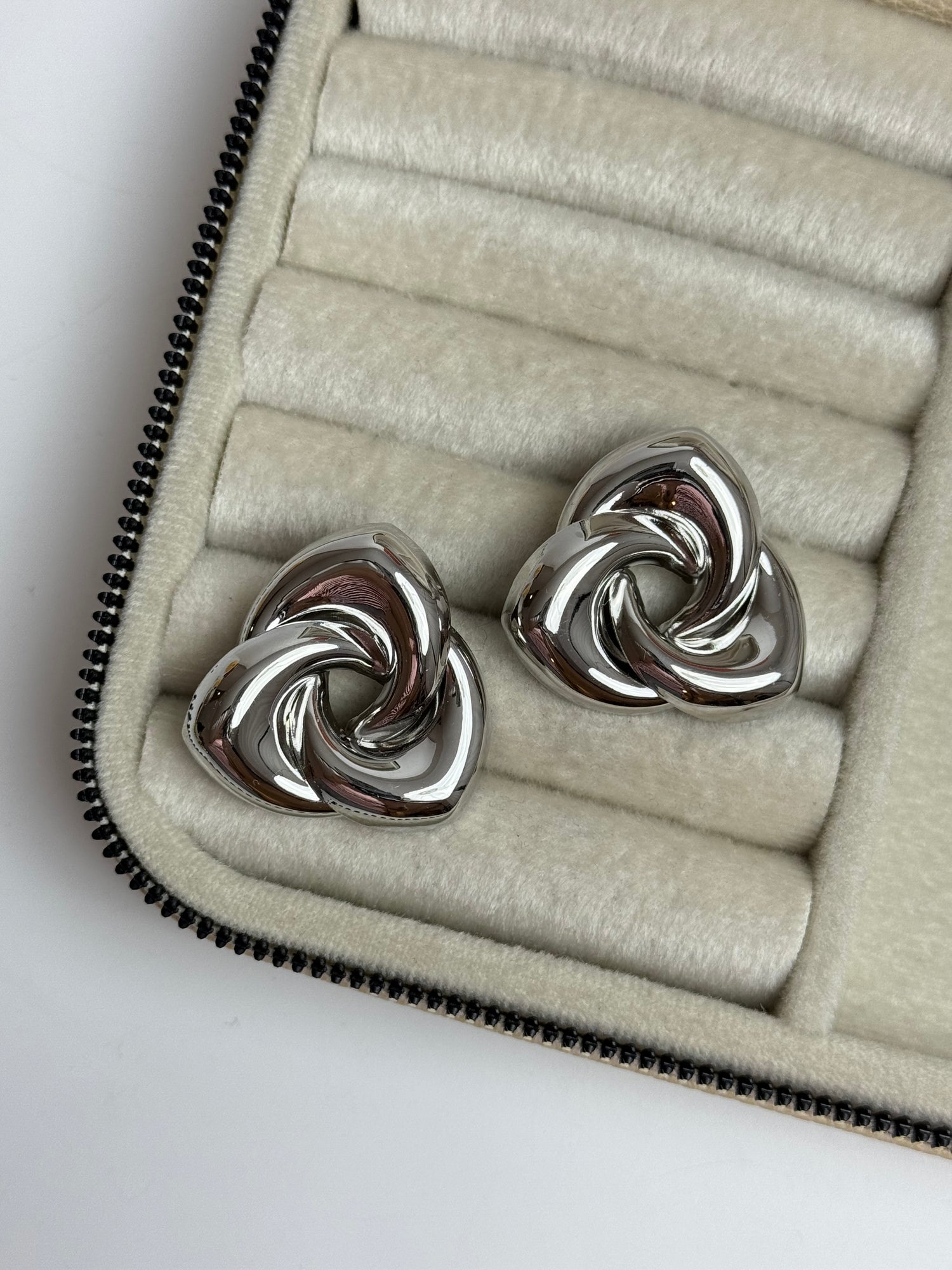 İTHAL GEOMETRİK SİLVER MARKA MODEL KÜPE