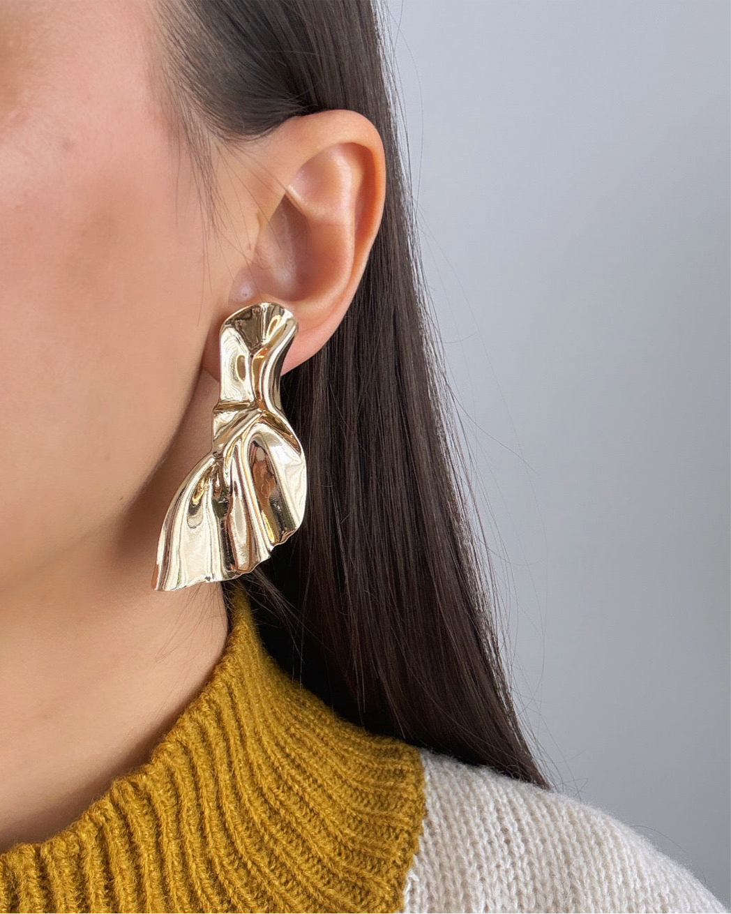 ZANA İTHAL DETAYLI GOLD KÜPE