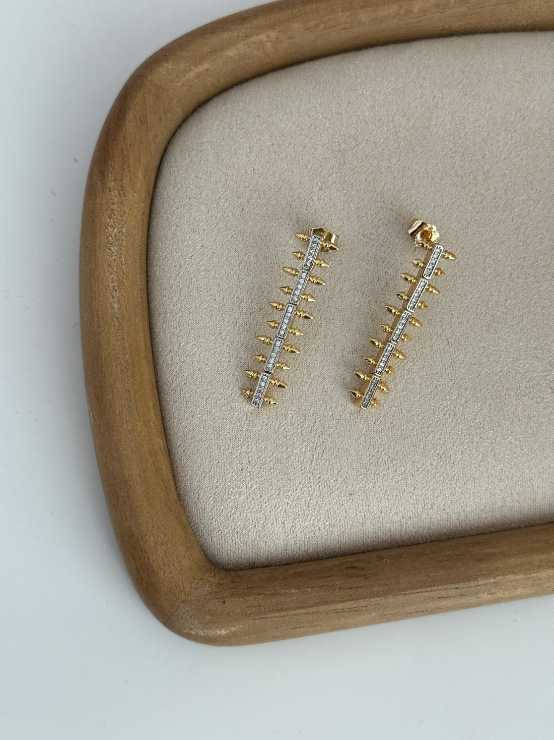 SETARAH TAŞ DETAYLI GOLD KÜPE