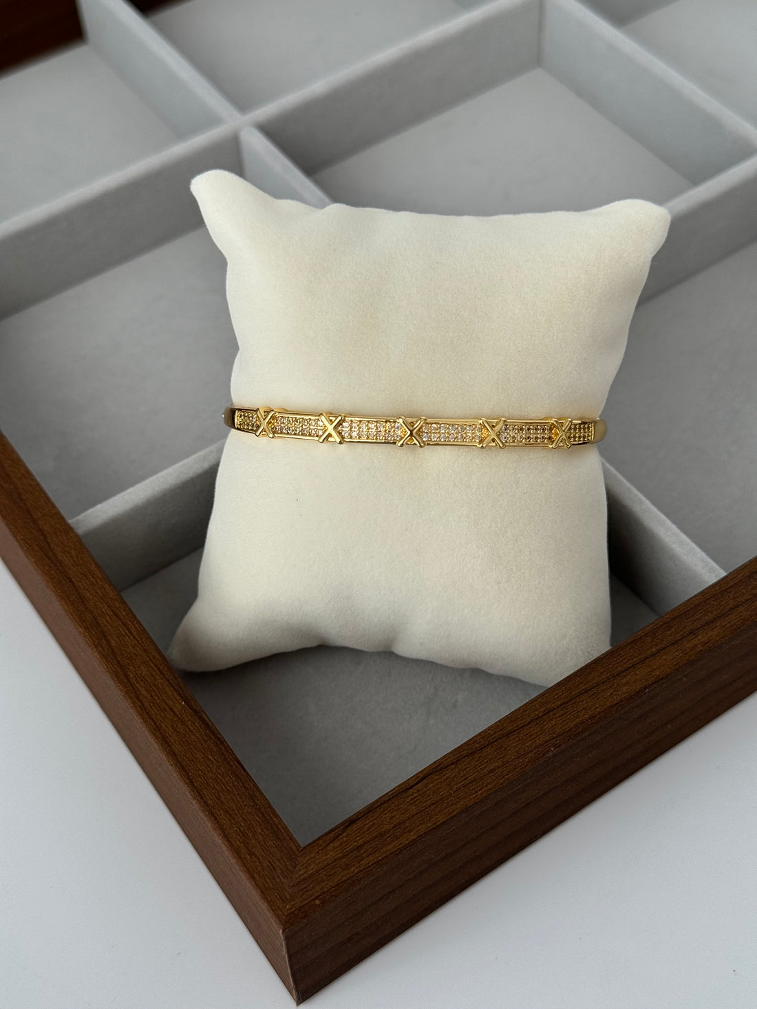 İTHAL MARKA MODEL GOLD KELEPÇE BİLEZİK