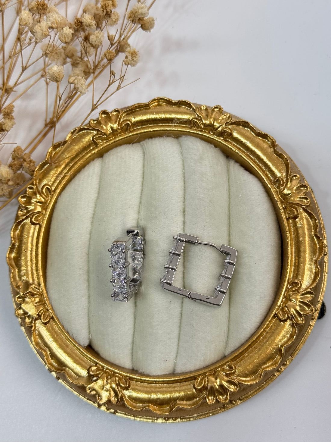 ZİRKON TAŞLI KARE HALKA KÜPE