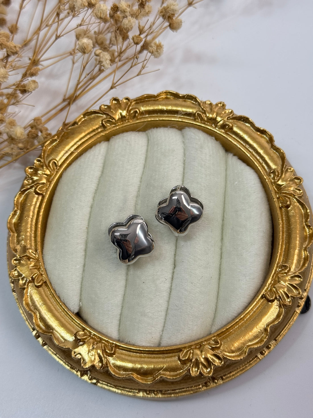 İTHAL YONCA DETAYLI SİLVER KÜPE