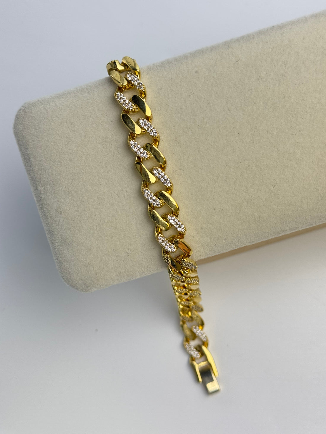 İTHAL ZİRKON TAŞLI GOLD ZİNCİR BİLEKLİK