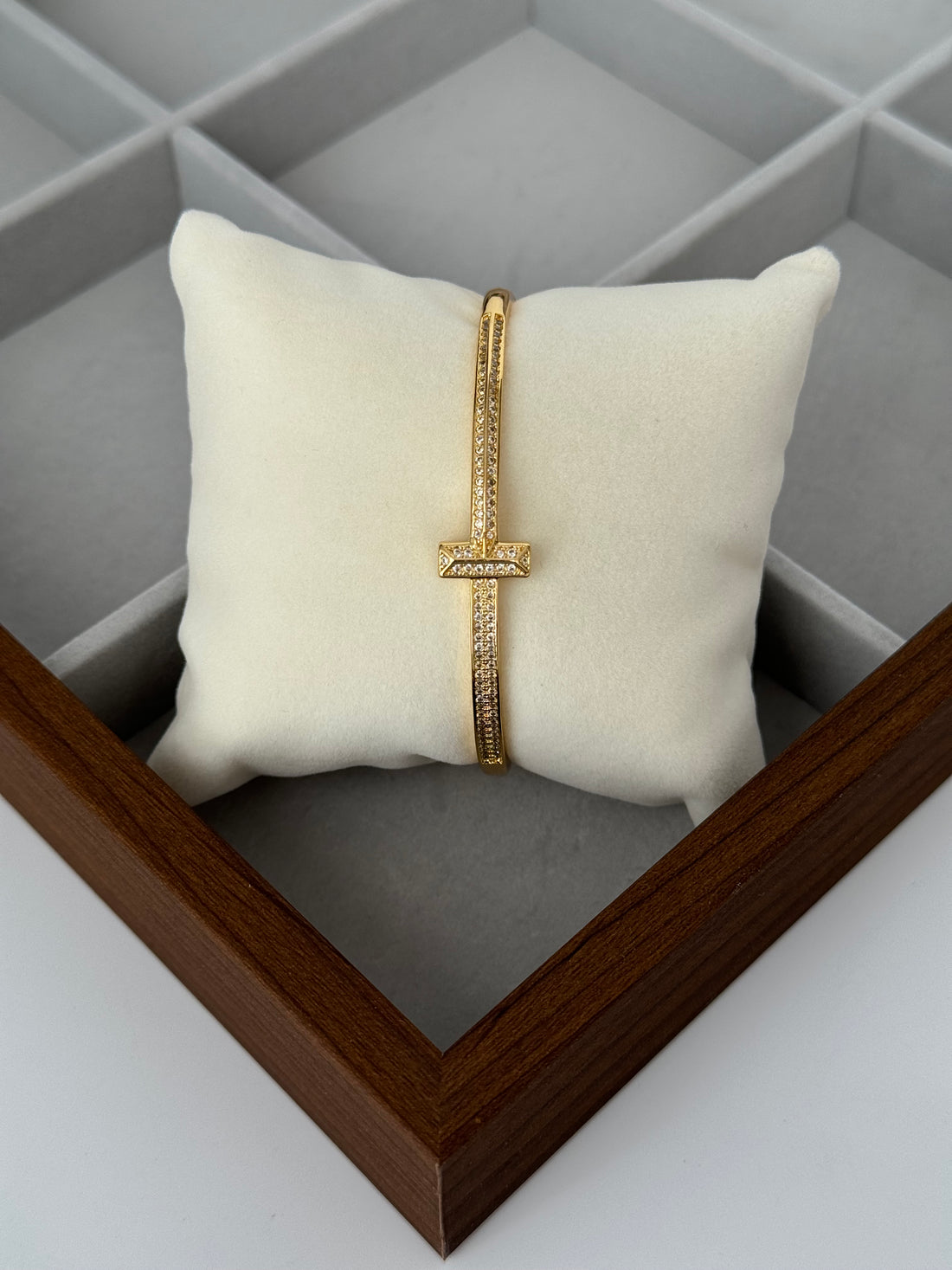 İTHAL MARKA MODEL GOLD KELEPÇE BİLEZİK