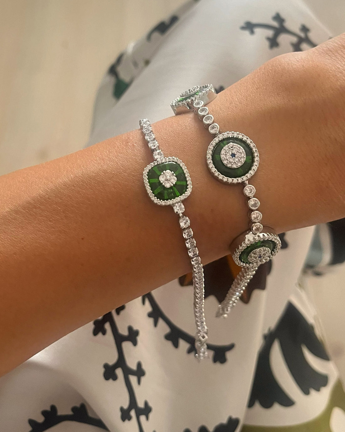 İTHAL SİLVER KARE ZİRKON TAŞLI YEŞİL TEKLİ CAMGÖZ  BİLEKLİK