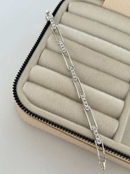 İTHAL DETAYLI SİLVER BİLEKLİK