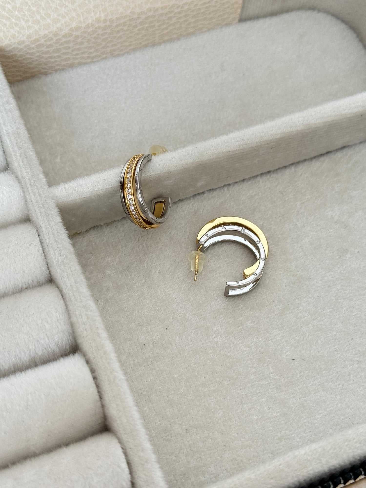 İTHAL MARKA MODEL ÇİFT RENK HALKA KÜPE