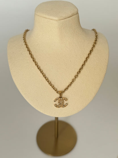 TAŞ DETAYLI MARKA MODEL GOLD ÇELİK KOLYE