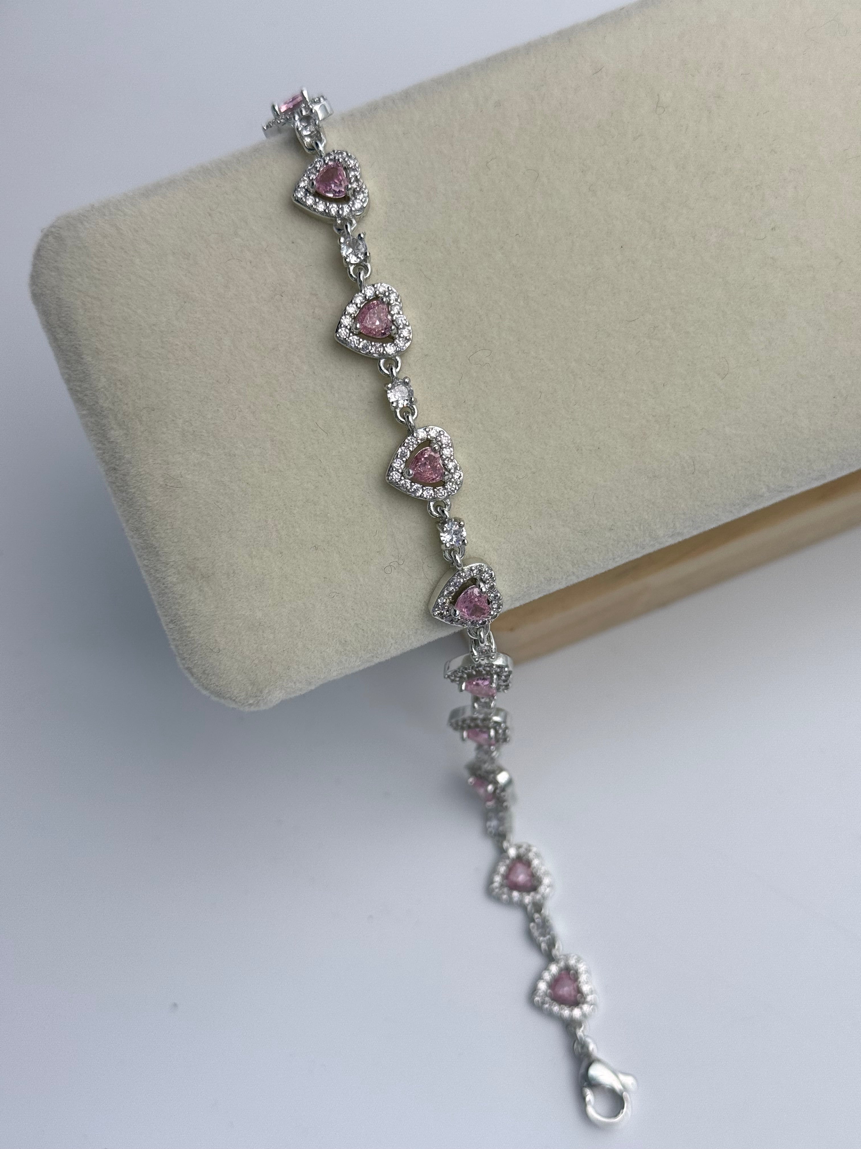 İTHAL KALP DETAYLI PEMBE ZİRKON TAŞLI SİLVER BİLEKLİK