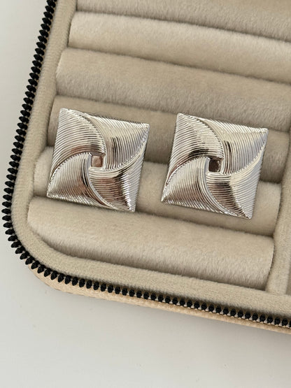 İTHAL KARE DETAYLI SİLVER KÜPE