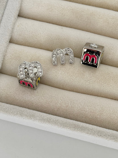 İTHAL KÜP DETAYLI SİLVER MARKA MODEL KÜPE