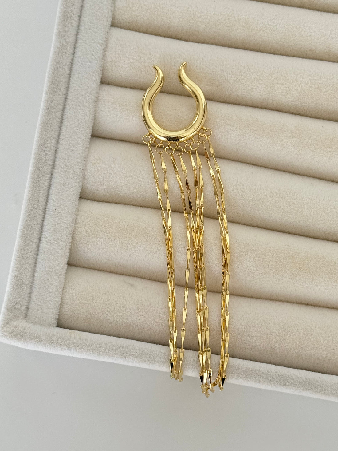 İTHAL SALLANTILI GOLD KIKIRDAK KÜPE EARCUFF