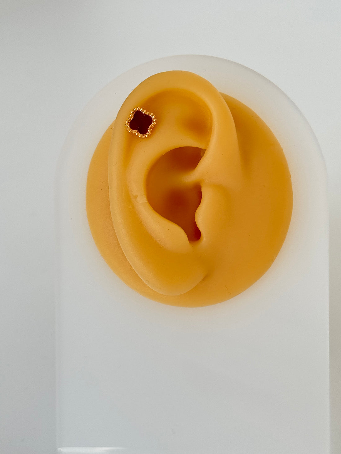 İTHAL BORDO RENKLİ GOLD YONCA MARKA MODEL PİERCİNG